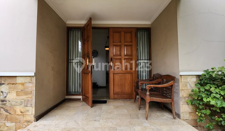 White Magnolia House Hook Position Wide Road Central Jakarta 2