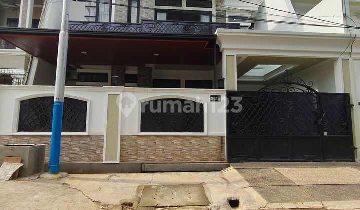 Rumah Second Full Furnished Dalam Komplek Duren Sawit 2