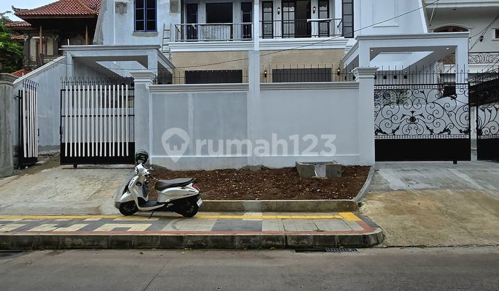 Rumah Baru Tahap Finishing Modren Classic Duren Sawit