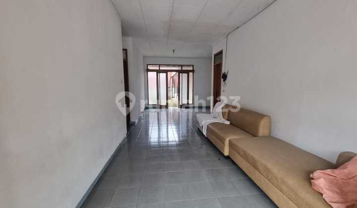 Dijual Rumah di Sayap Setra Duta Komplek Asri Terawat 2