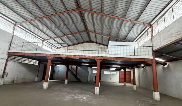 Disewakan Gudang + Kantor Bagus di Cibolerang Dekat Tol Kopo