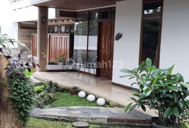 Dijual rumah bagus dengan harga menarik di Setra Sari 1