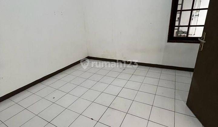 Dijual cepat rumah di Taman Holis Indah 1 2