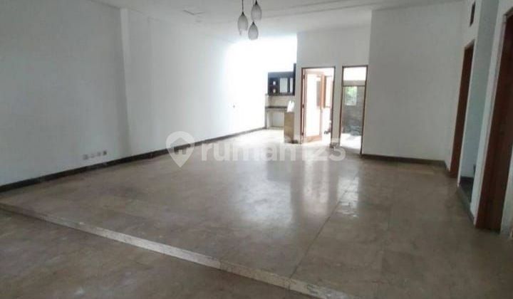 For Sale Well-Maintained House with Marble Flooring in Batununggal 2