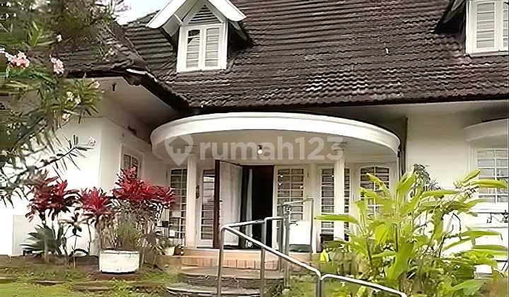 Disewakan/ Dijual Rumah Di Setrasari Furnished