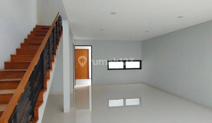 Dijual rumah baru dan bagus di Taman Holis Indah 1