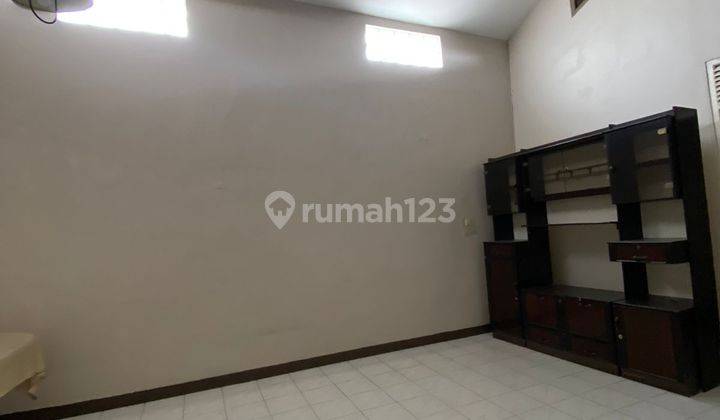 Disewakan Ruko 2 Lantai Di Karawitan Mainroad Buah Batu  2