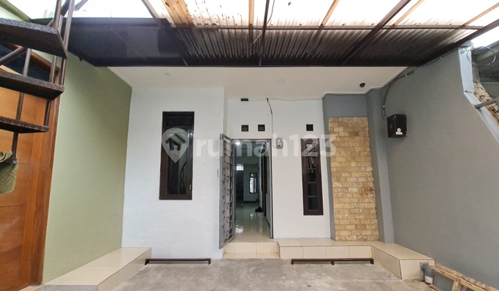 Available Boarding House, Active, Neat, in the Kopo Imanuel Area 1