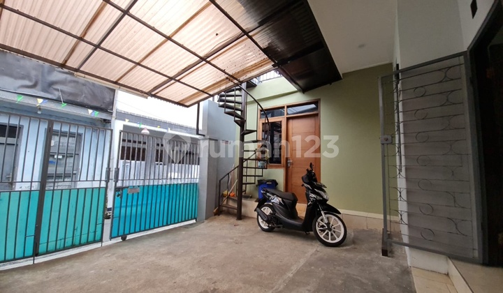 Available Boarding House, Active, Neat, in the Kopo Imanuel Area 2