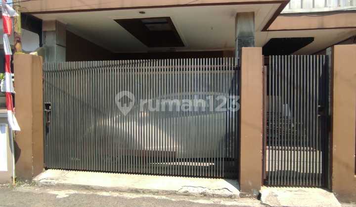 Dijual Rumah 2 Lantai Di Area Cibolerang
