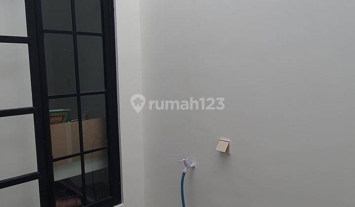Rumah Siap huni di apit 2 exit toll limo & pamulang