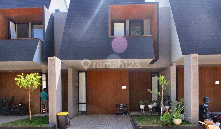 Rumah Modern Jalan Luas 7 menit ke Cibubur Junction Harga Nego J20765 1