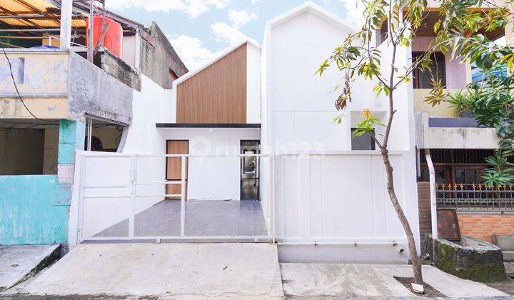 Rumah Modern 3 KT 15 Menit ke Mall Grand Cakung Semi Furnish J24319