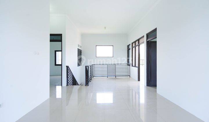 Rumah 2 Lantai Dekat Pusat Belanja di Griya Kedung Badak Siap Kpr 14