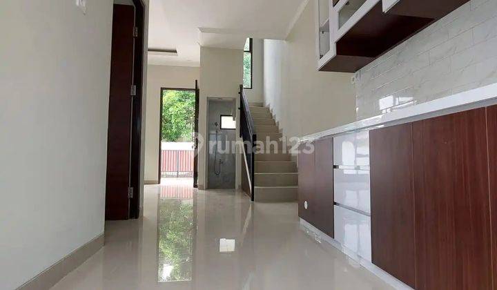 Rumah Strategis 10 Menit Ke Mall Alam Sutera Bebas Banjir J13679 1