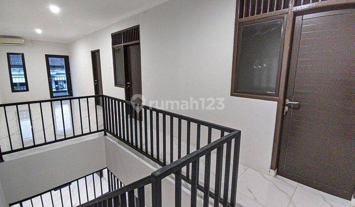 Rumah Idaman 5 Kamar Tidur Strategis 15 Menit ke CBD Ciledug Family Mall Siap KPR J-25926 2