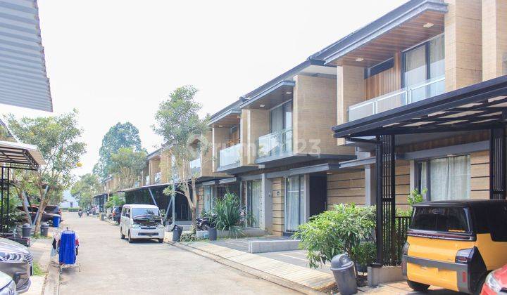 Rumah Carport Luas Hadap Utara 10 Menit ke RS Mitra Keluarga Gading Serpong J25608 2