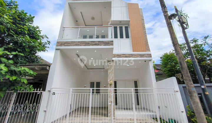 Rumah Cantik Luas Semi Furnished 15 menit ke Mall Paradise Walk Serpong J28436 1