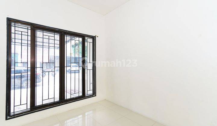 Rumah 2 Lt Free Renov di Belakang Transmart Graha Raya Dibantu KPR J22852 12