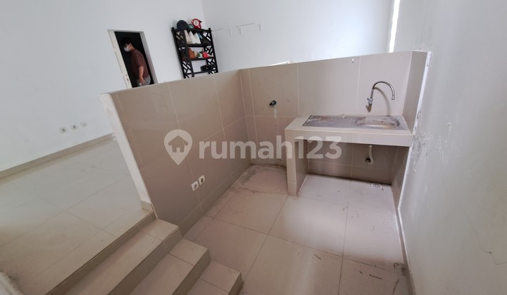 Rumah 2 Lantai Dekat Mal Harga Nego Siap Kpr di Griya Mm 12 11