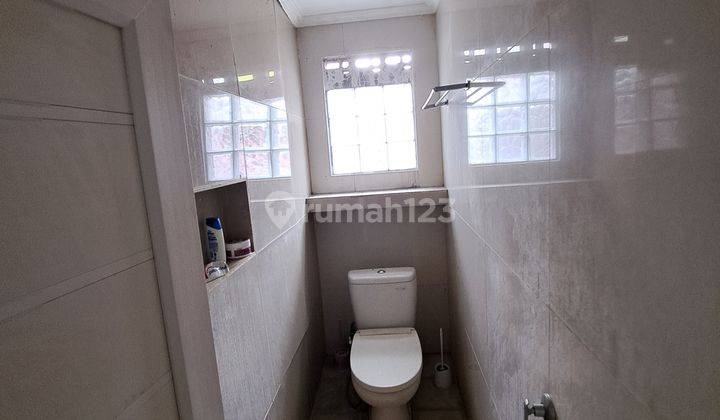 Rumah 2 Lantai Dekat Mal Harga Nego Siap Kpr di Griya Mm 12 13