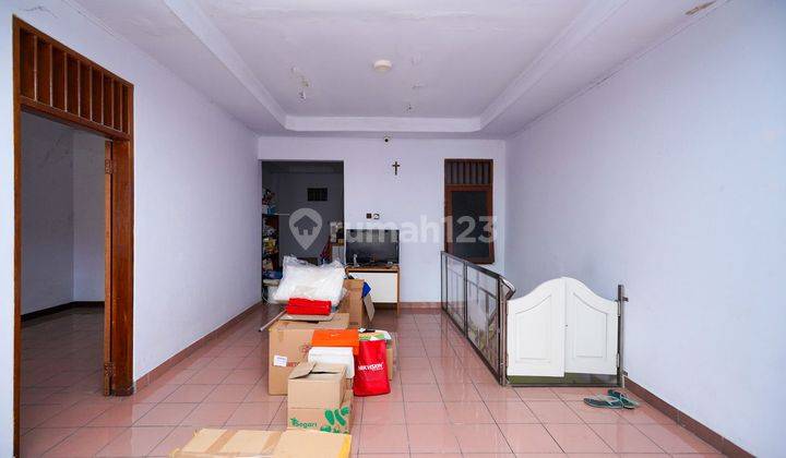 Rumah SHM 2 Lt Bebas Banjir 9 Menit Ke Stasiun Cakung Harga Nego J21759 2