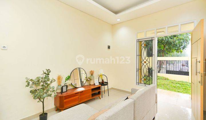 Rumah 2 Lt Semi Furnished 15 Menit ke Rumah Sakit Citra Arafiq Bekasi Bisa Nego J23571 2