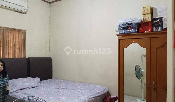 Rumah Hadap Timur Carport Luas 8 Menit ke Living World Grand Wisata Bekasi J24338 2