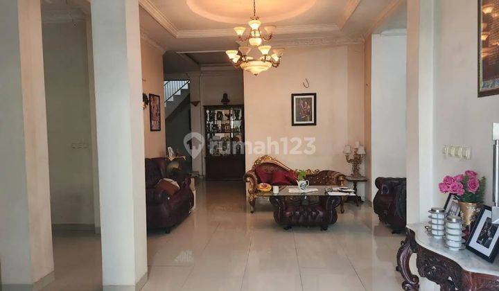 Rumah 4 KT Asri 6 Menit ke Lagoon Avenue Mall Bekasi Hadap Timur J24165 2