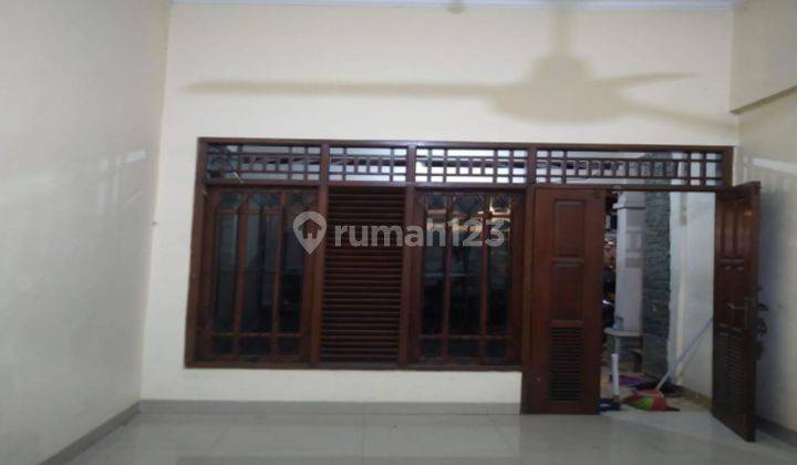 Rumah SHM Hadap Selatan 14 Menit Ke Summarecon Mall Bekasi Siap Kpr J18422 2