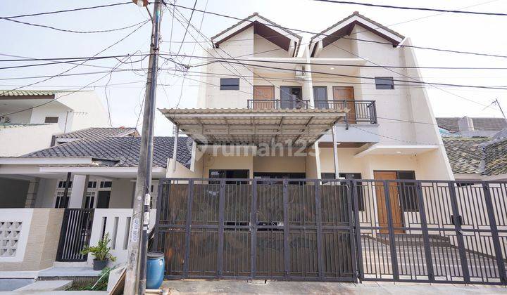 Rumah Minimalis Modern Akses Dekat Pintu Tol Cakung 2 Semi Furnish J25828 1