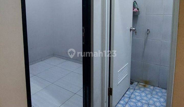 Rumah Strategis Hadap Selatan Siap Huni dekat Grand Galaxy Park Bisa Nego J24726 2