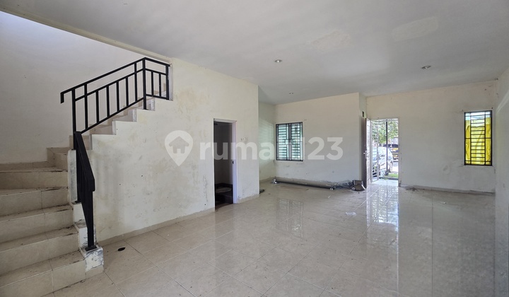 House for sale. Secondhand. Needs minimal renovation. HGB in Anggrek Mas 3, Taman Baloi, Bakal Street, Taman Baloi, Batam City, Batam City, Riau Islands, Indonesia, 29432, Batam Centre. 2