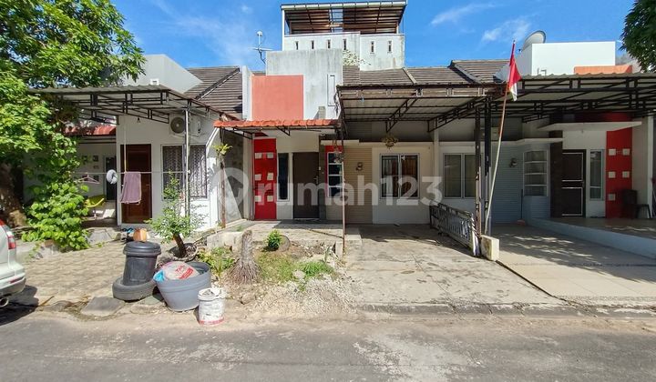 For sale. Second hand house. Good. HGB 102m². in The Central Housing, Jl. Jend Sudirman, Sukajadi, Batam City, Batam City, Riau Islands, Indonesia, 29432, Batam Centre.