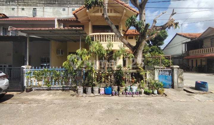 For Sale, 2-Story Hook House 2