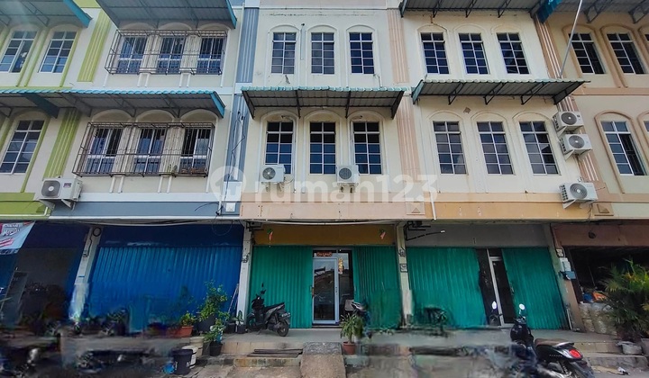 Ruko.jual.second.bagus.hgb. di Komplek Ruko Rezeki Graha Mas, Taman Baloi, Jl. Raja H. Fisabilillah, Sungai Panas, Batam Kota, Kota Batam, Kepulauan Riau, Indonesia, 29433, Batam Centre