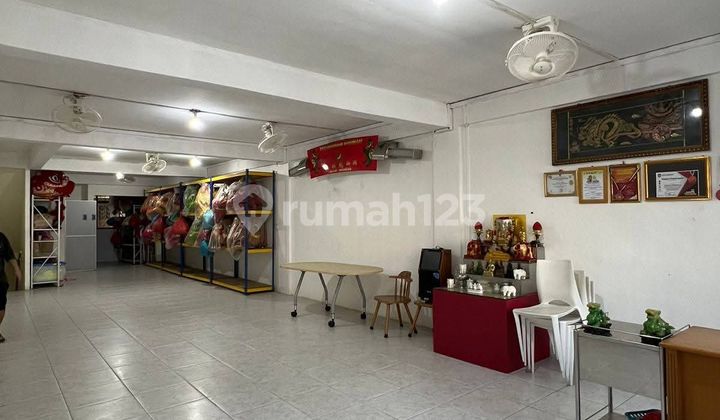 Shop House, second-hand, for sale, Nagoya, 85 sqm, type 200 sqm, HGB, ready to use in Bumi Indah Nagoya Complex, Jl. Imam Bonjol, Lubuk Baja, Lubuk Baja Kota, Lubuk Baja, Batam City, Riau Islands, Indonesia, 29444, Nagoya