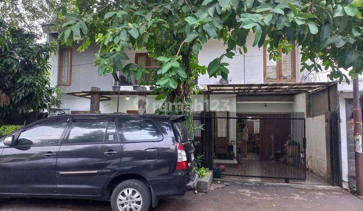 JUAL RUMAH STRATEGIS KEBAYORAN BARU 1