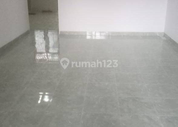 Rumah Bagus Lingkungan Nyaman dekat Taman Jayawijaya di di Mojosongo Jebres Surakarta 4