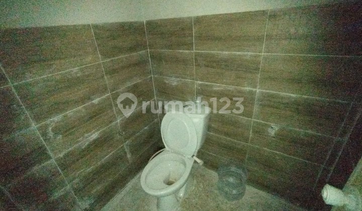 Rumah Second Dekat Taman Jayawijaya di Mojosongo Surakarta 5