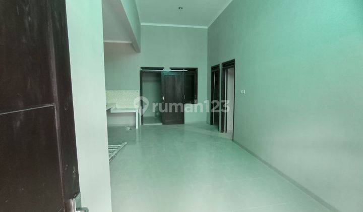Rumah Second Dekat Taman Jayawijaya di Mojosongo Surakarta 9