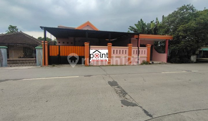 Rumah 2 Lantai plus Ruang Usaha di Kartasura Sukoharjo 1