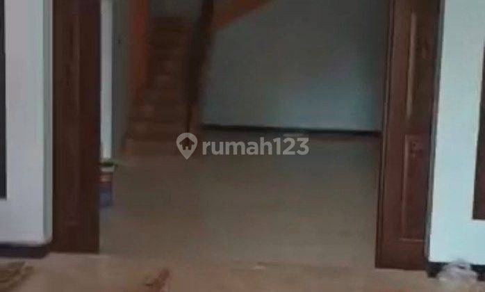 Rumah 2 Lantai plus Ruang Usaha di Kartasura Sukoharjo 3