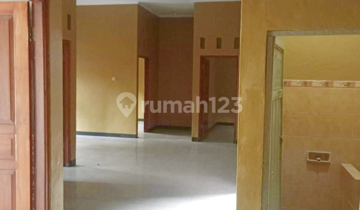 Rumah Second Bagus Strategis dan Nyaman Di Banyuanyar 10