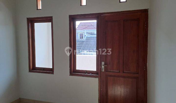 Rumah Mewah Second 2Lantain di Perumahan Semi Cluster Gentan Sukoharjo 2 Lantai 6