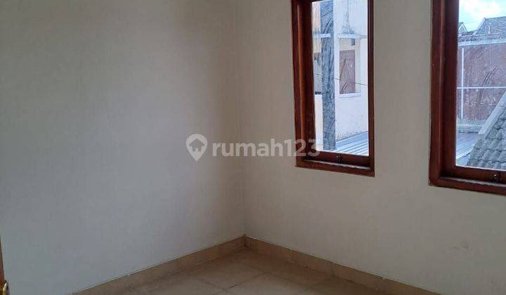 Rumah Mewah Second 2Lantain di Perumahan Semi Cluster Gentan Sukoharjo 2 Lantai 9