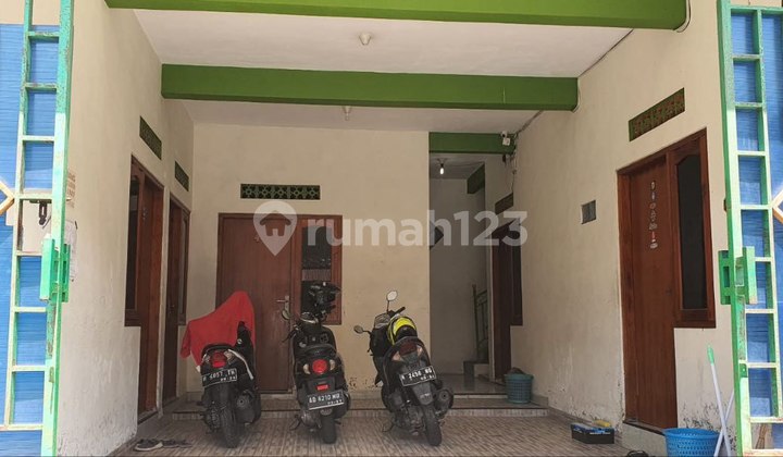 Rumah Kost Bagus 2 lantai dekat Mall Solo Baru  4