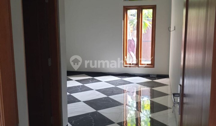 Rumah Mewah 2 Lantai Baru Strategis dekat Hotel The Sunan Solo 8