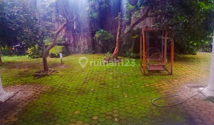 Rumah Mewah Second Full Furnish dekat The Sunan Hotel Solo 7