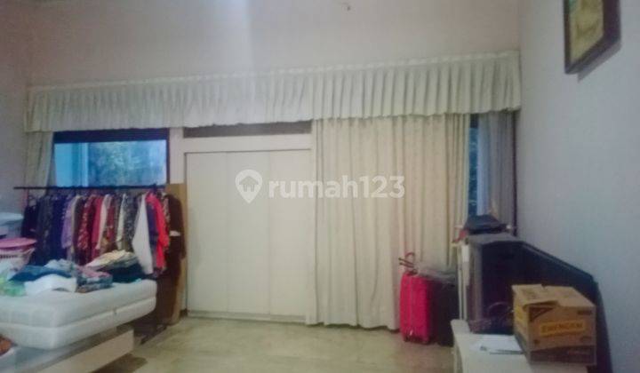 Rumah Mewah Second Full Furnish dekat The Sunan Hotel Solo 10